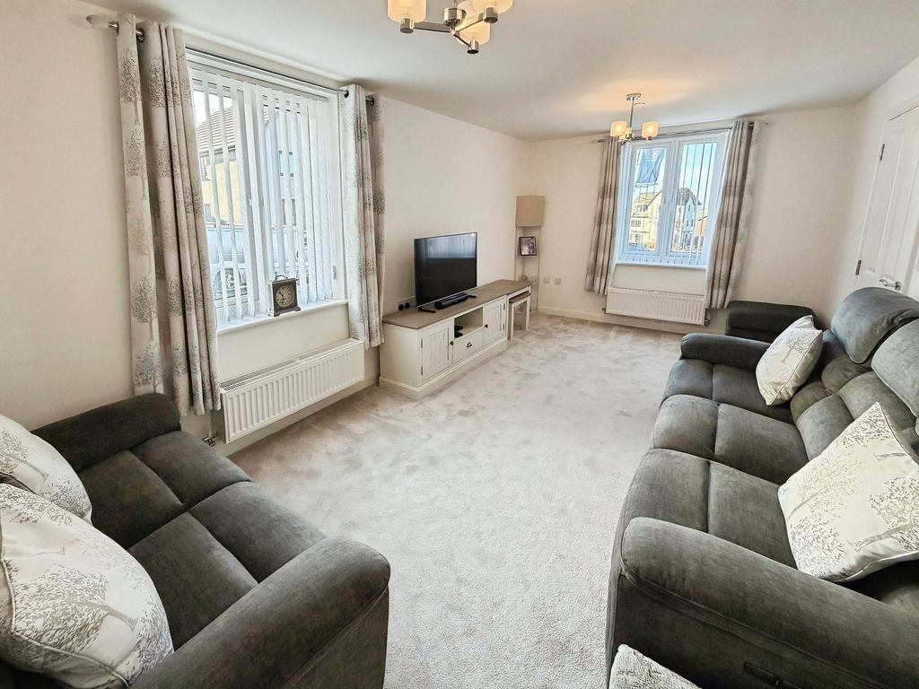 Property photo 3 of 30