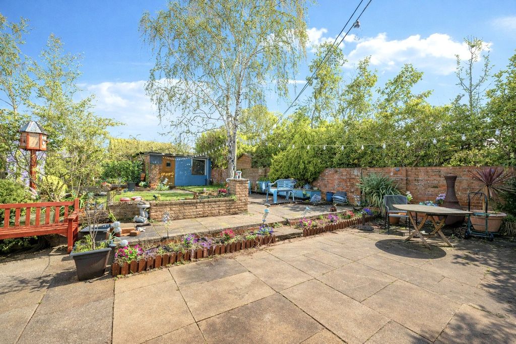 Property photo 2 of 10 Garden