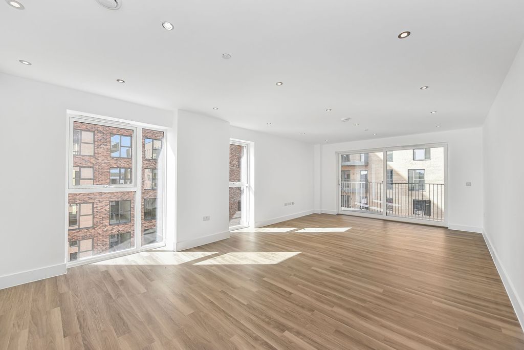 Property photo 1 of 6