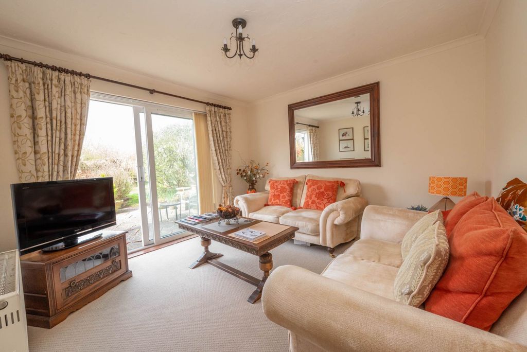 Property photo 3 of 14