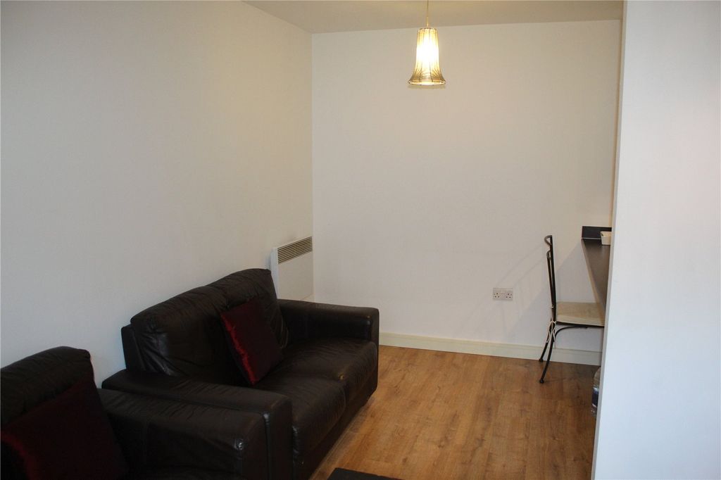 Property photo 3 of 7 Picture No. 04