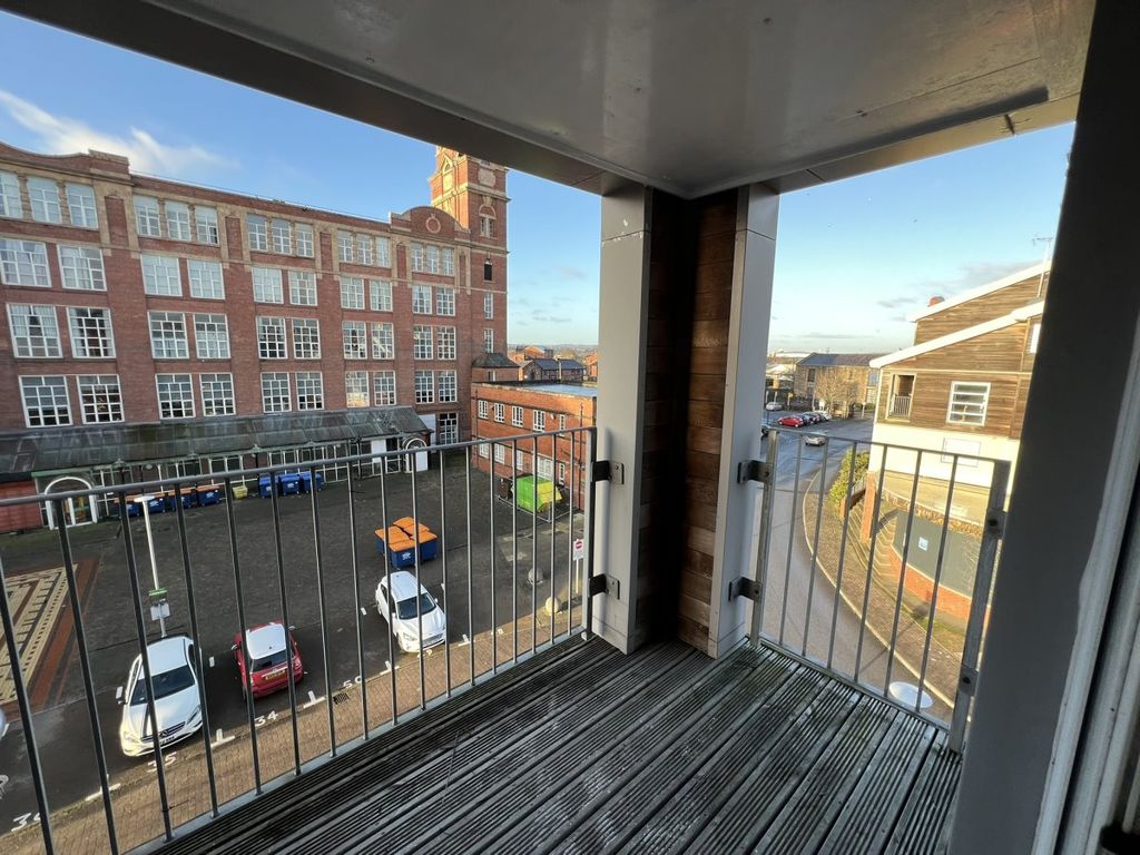 Property photo 2 of 11