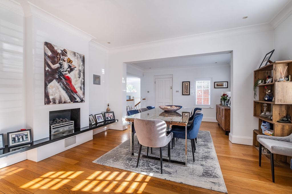 Property photo 2 of 18