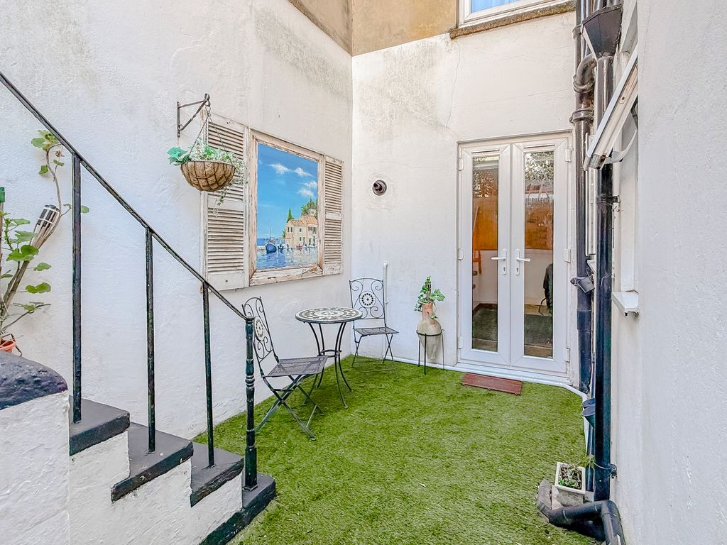 Property photo 2 of 16 Photo #2