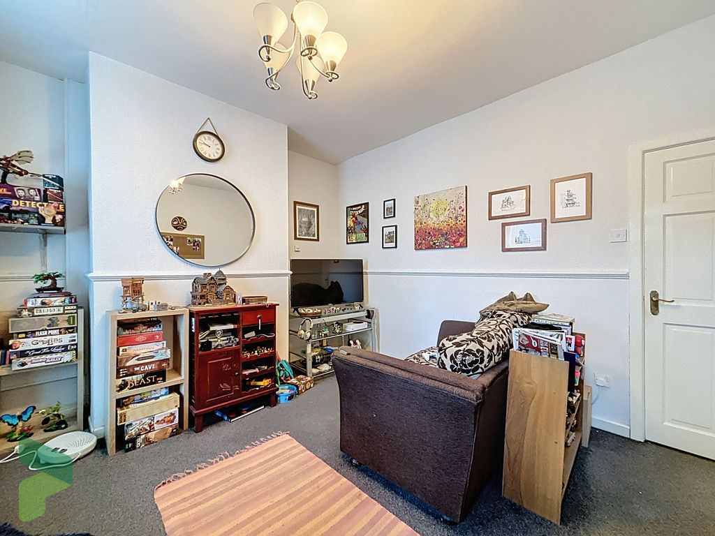 Property photo 2 of 11 Living Room