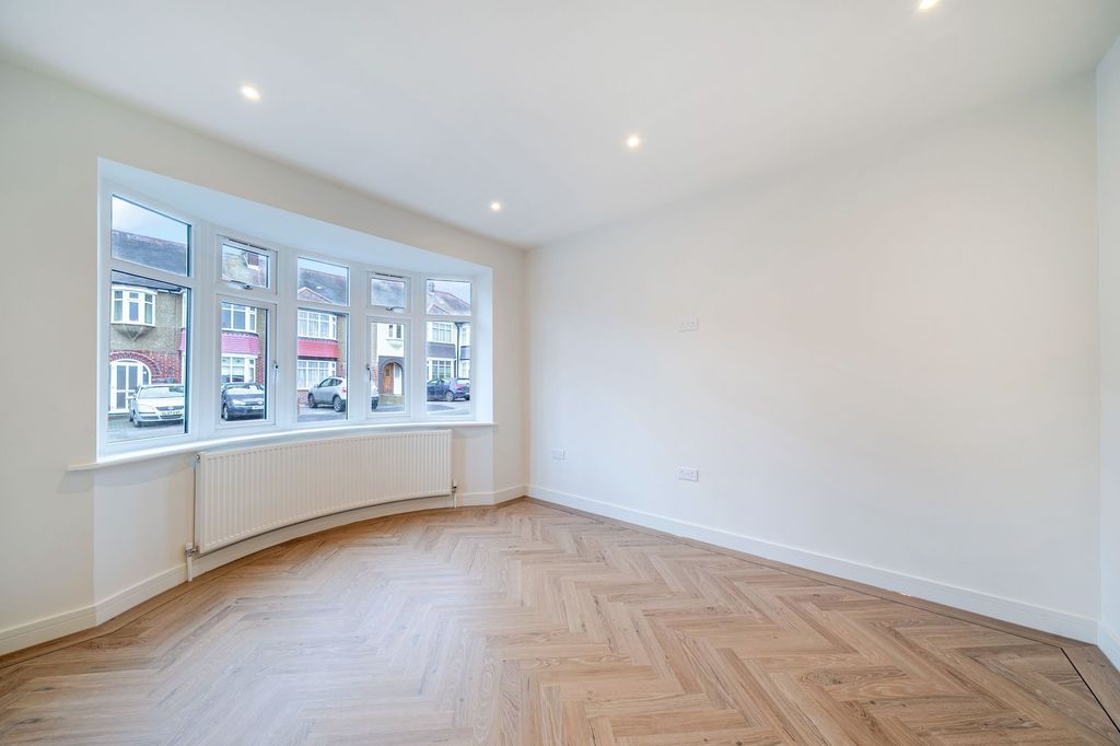 Property photo 3 of 29