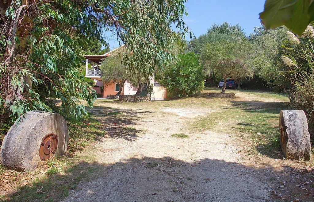 Property photo 2 of 19 Property Entrance