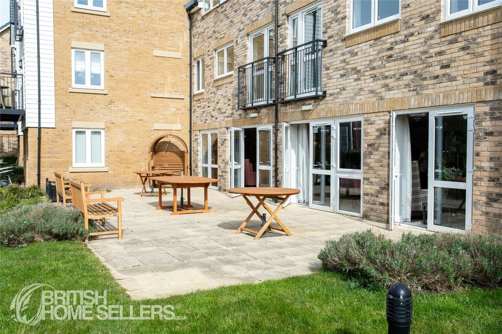 Property photo 2 of 27 Picture No. 28