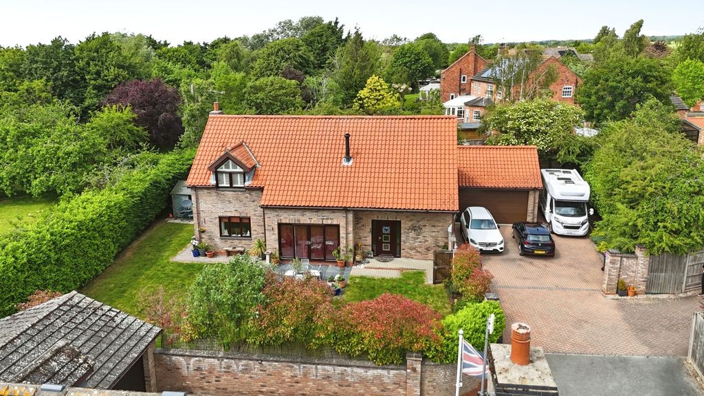 Property photo 1 of 38 4281260