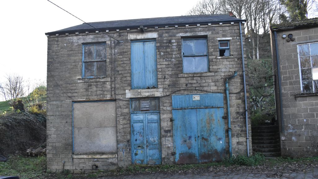 Property photo 1 of 7 Front