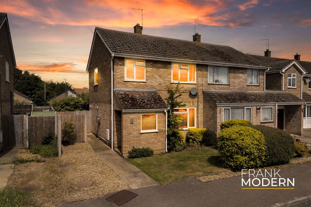 Property photo 1 of 23 Dusk