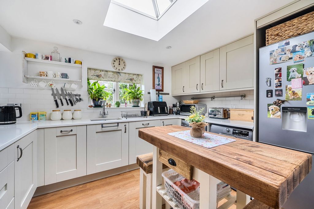 Property photo 3 of 20