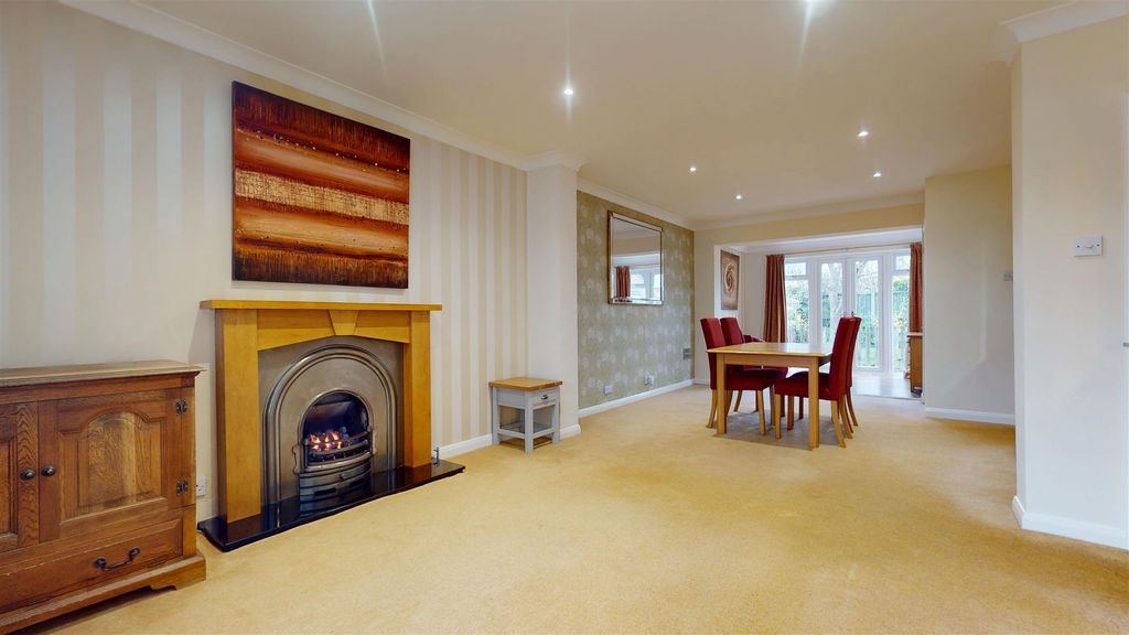 Property photo 2 of 17 11122025_235116.Jpg