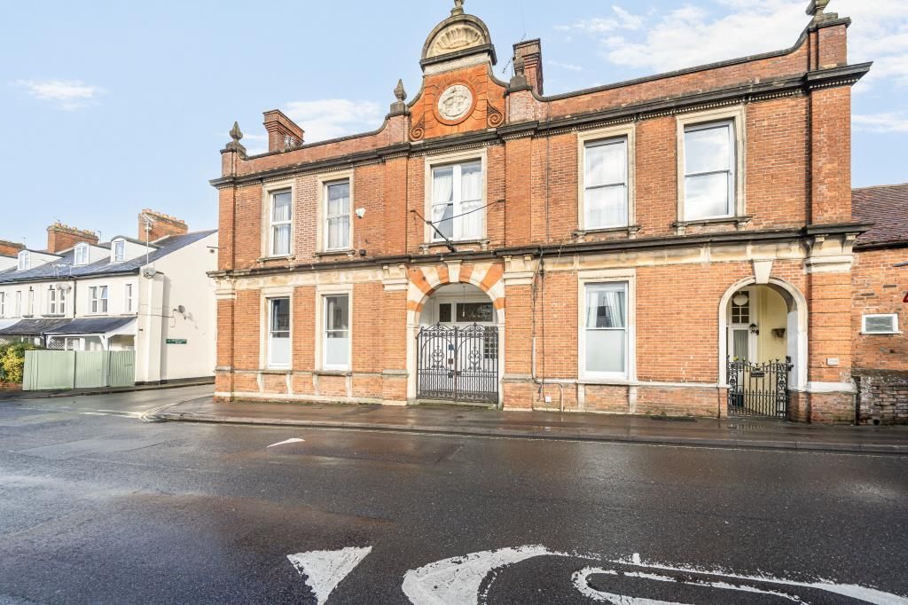 Property photo 1 of 21 External