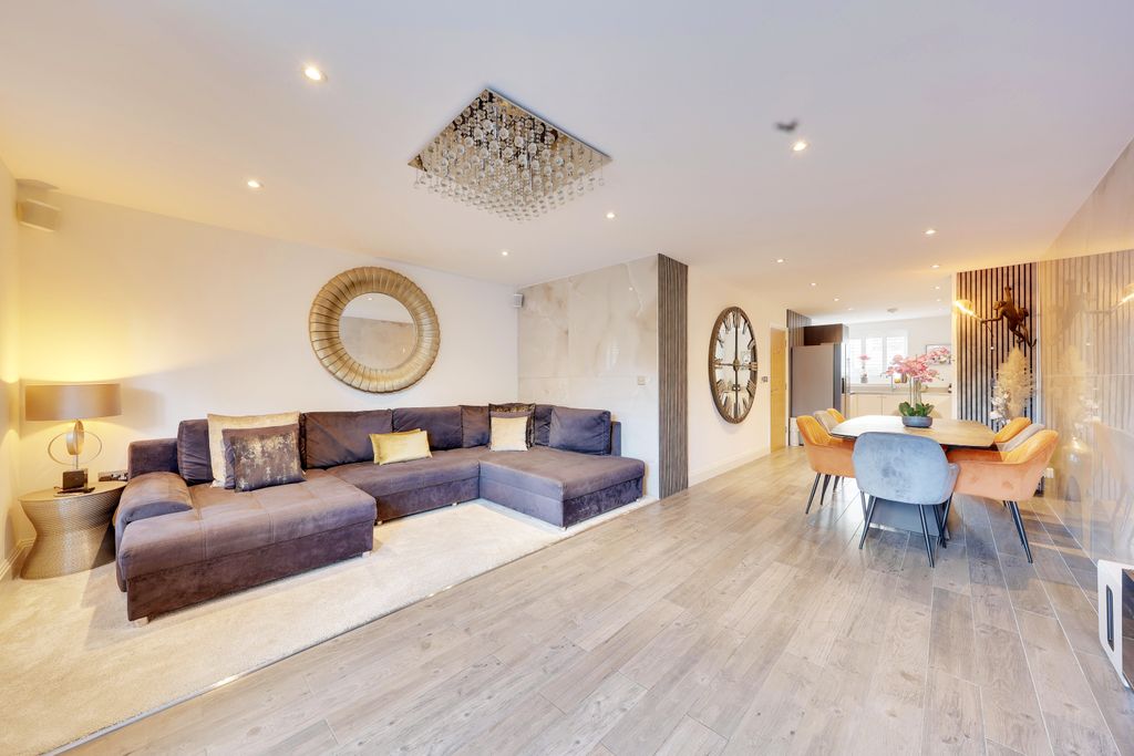 Property photo 1 of 26