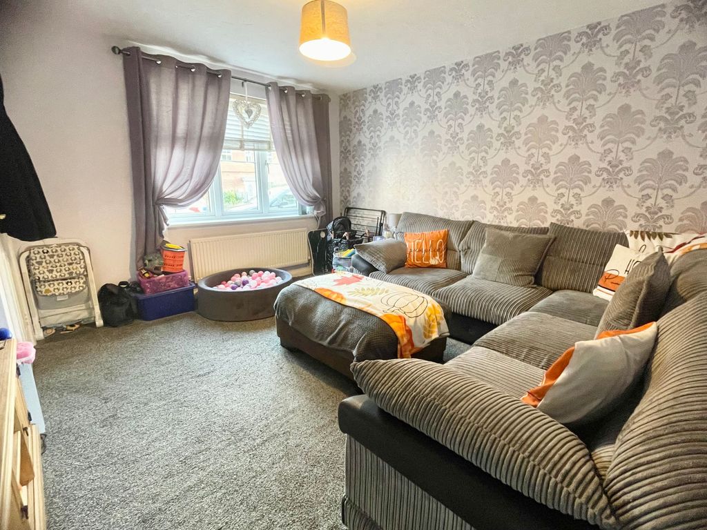 Property photo 2 of 9