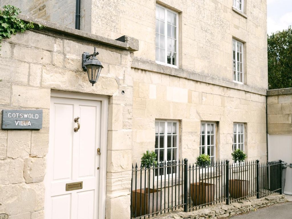 Property photo 1 of 22