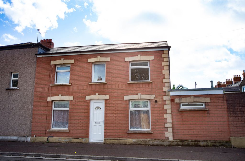 Property photo 1 of 8