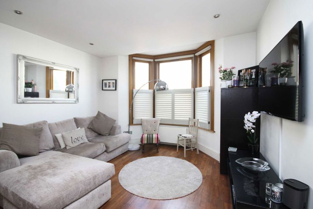 Property photo 2 of 5