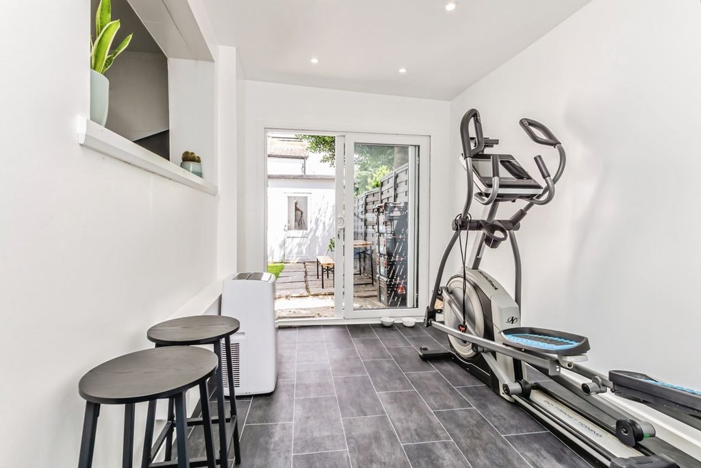 Property photo 3 of 12 Pbox-Img.Jpg