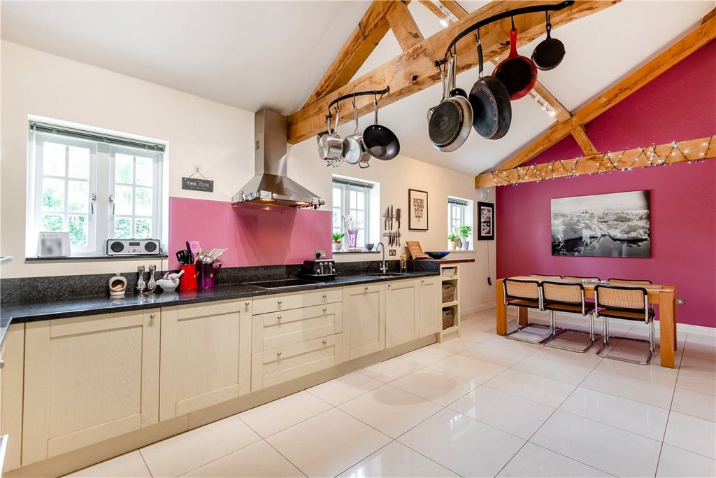 Property photo 3 of 18 Kitchen