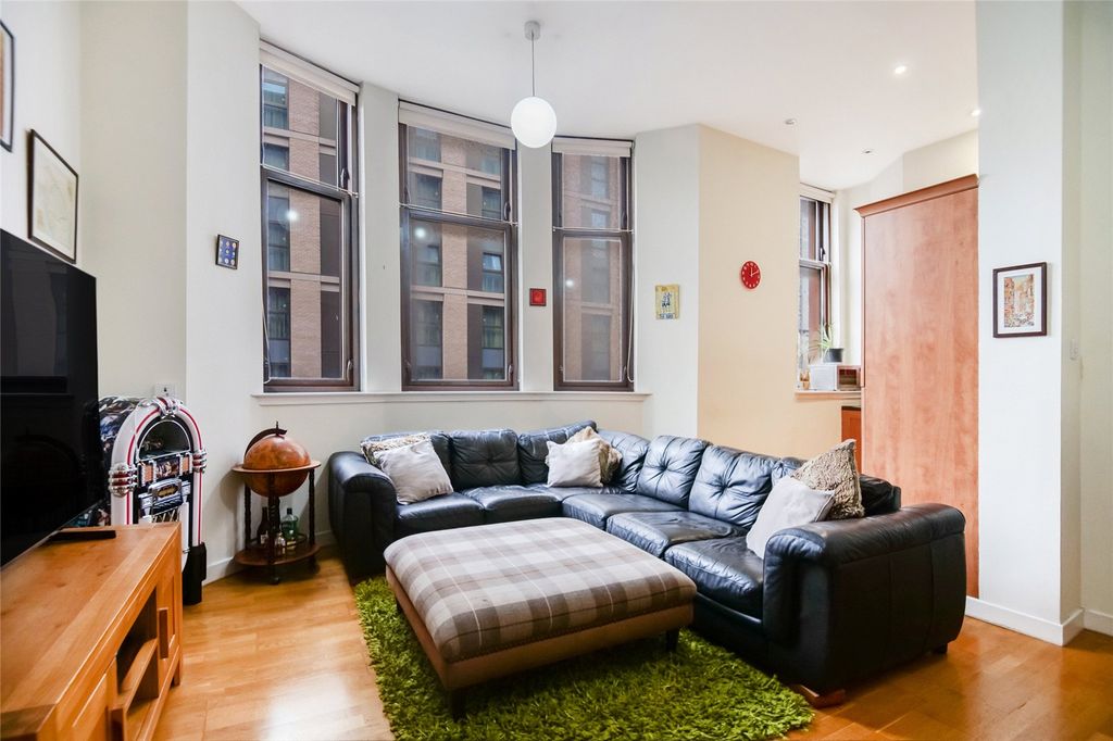 Property photo 2 of 17 Picture No. 08