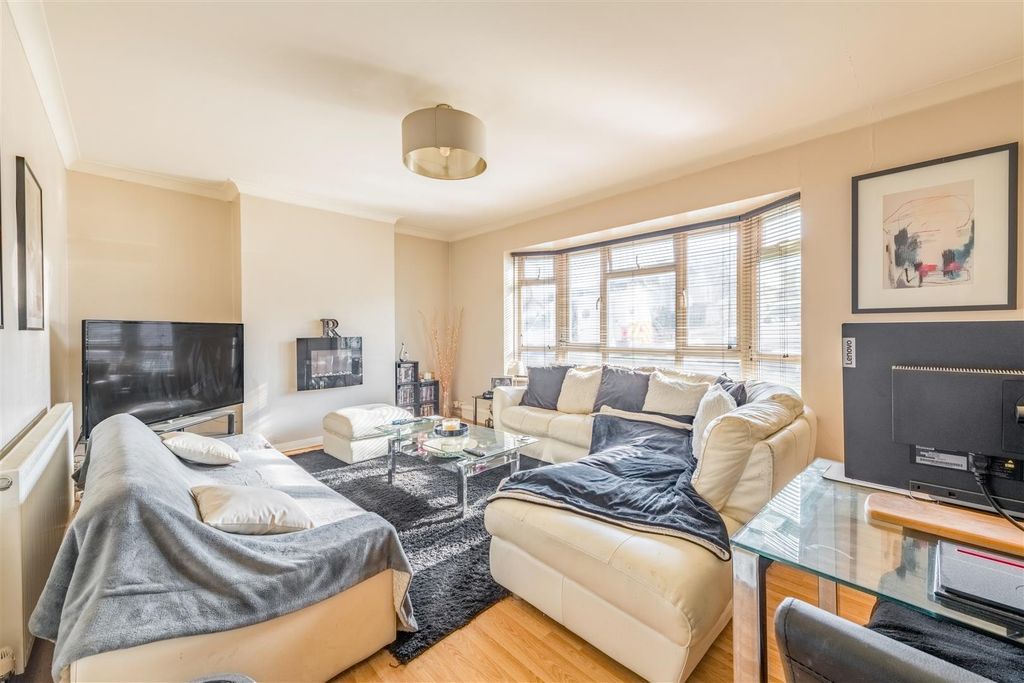 Property photo 2 of 23 Flat 5 Hillcrest Court-7.Jpg