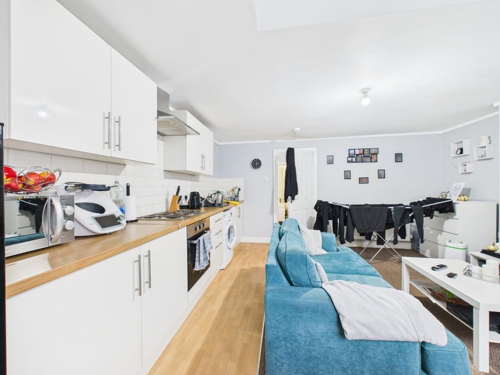 Property photo 2 of 18 4502085