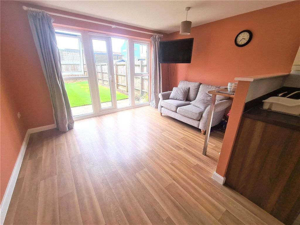 Property photo 2 of 19 Picture No. 04