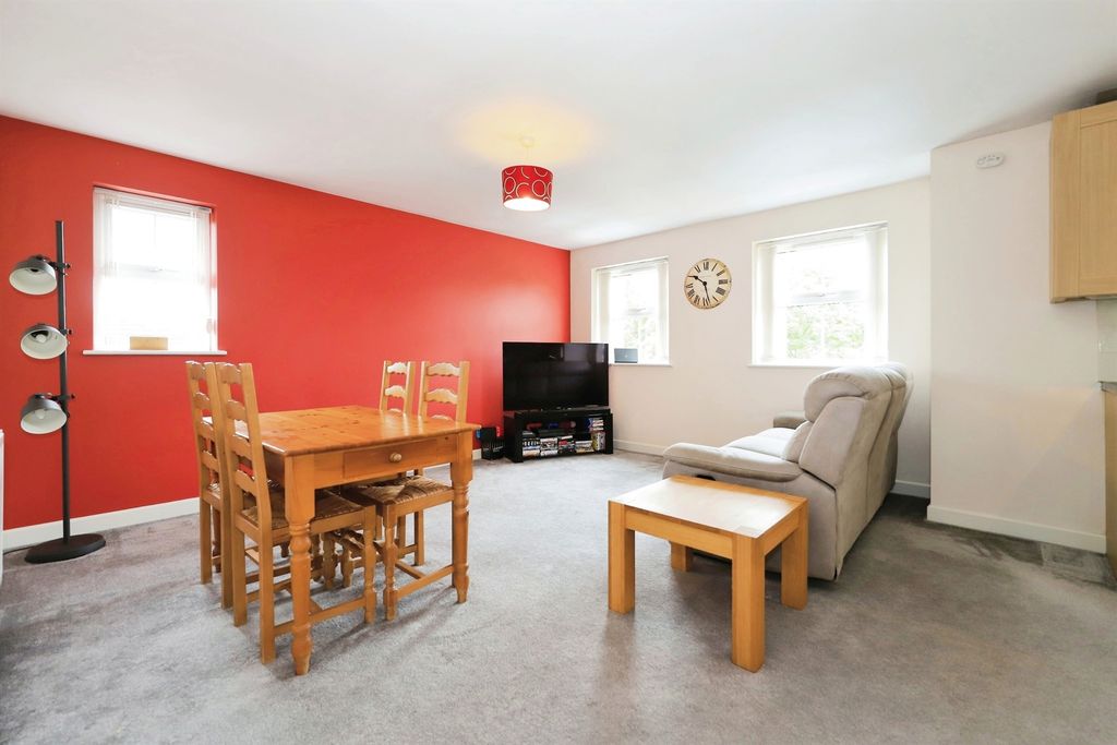 Property photo 2 of 14