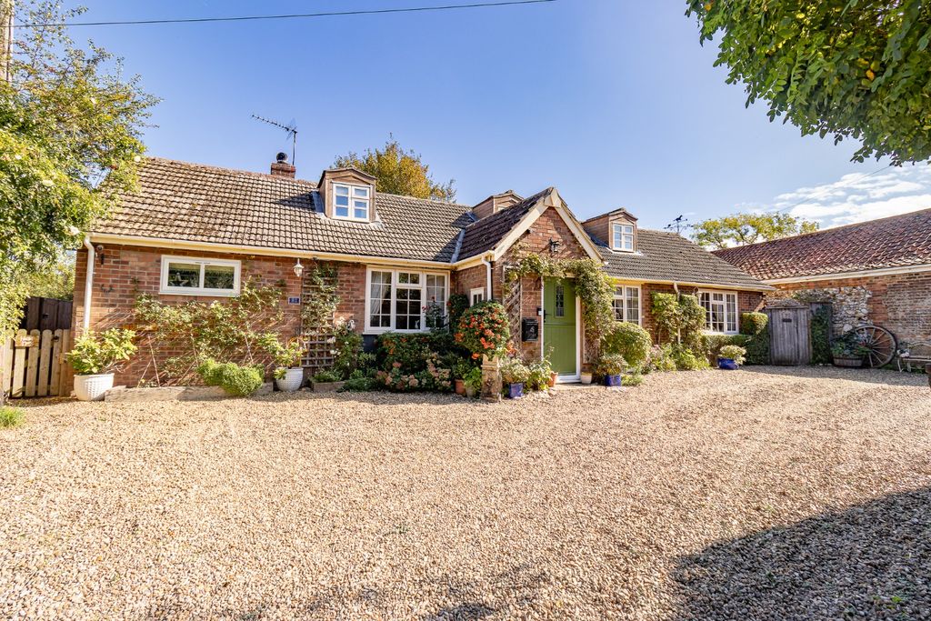 Property photo 2 of 50 5244433