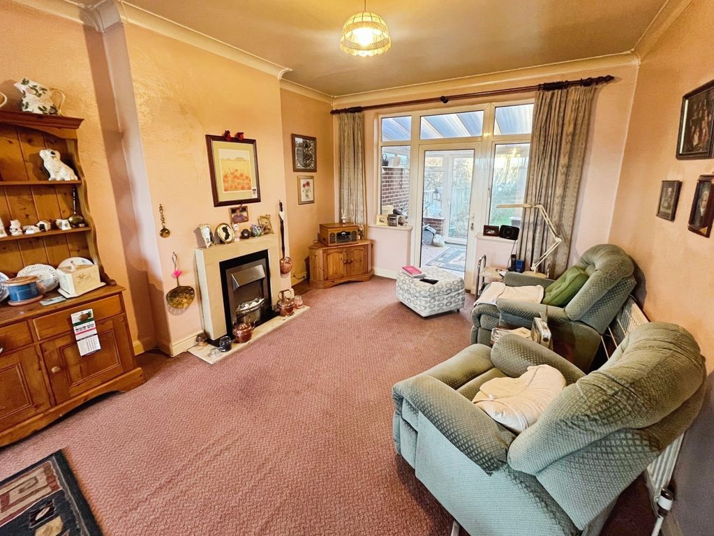 Property photo 3 of 15 Lounge/Diner