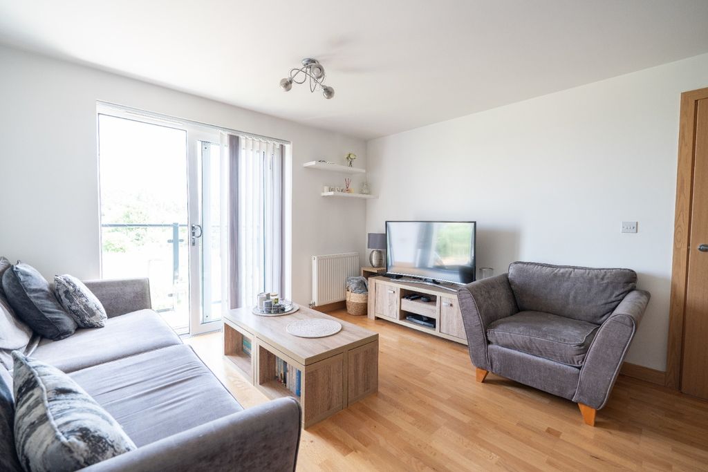 Property photo 3 of 17 3877439
