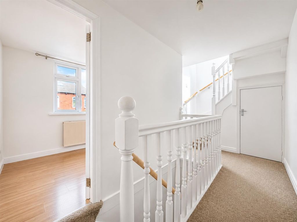 Property photo 3 of 21 1B8A62Fe-532D-4D8E-Bf57-F10470138Bc9.Png