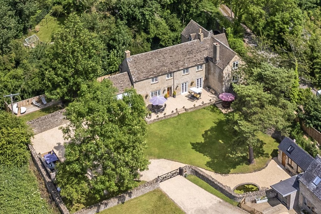 Property photo 2 of 19