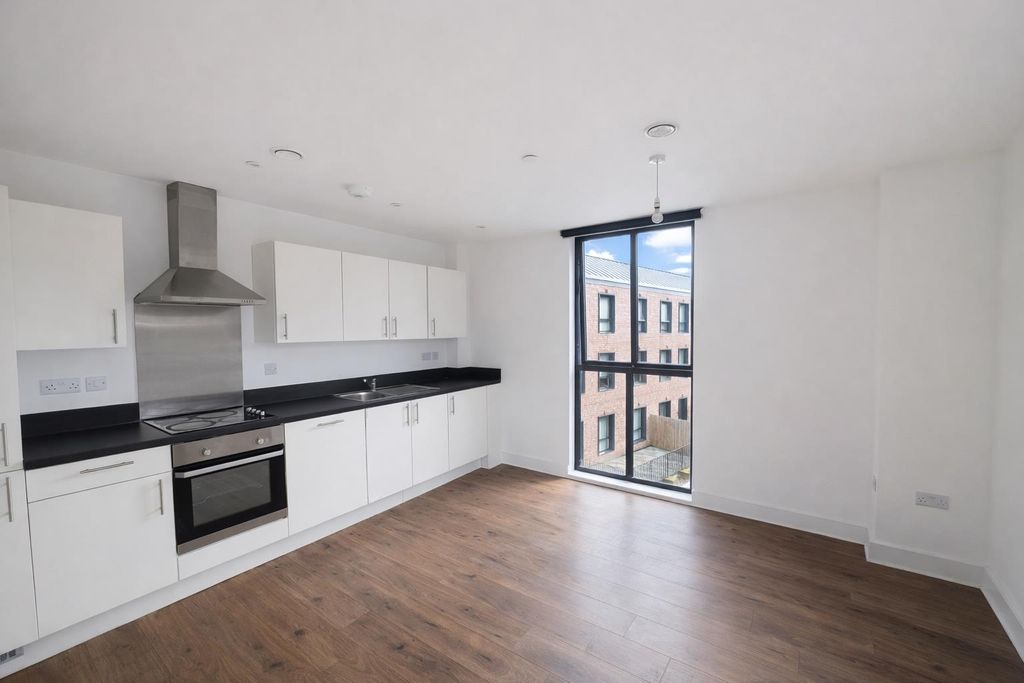 Property photo 2 of 11 Kitchen