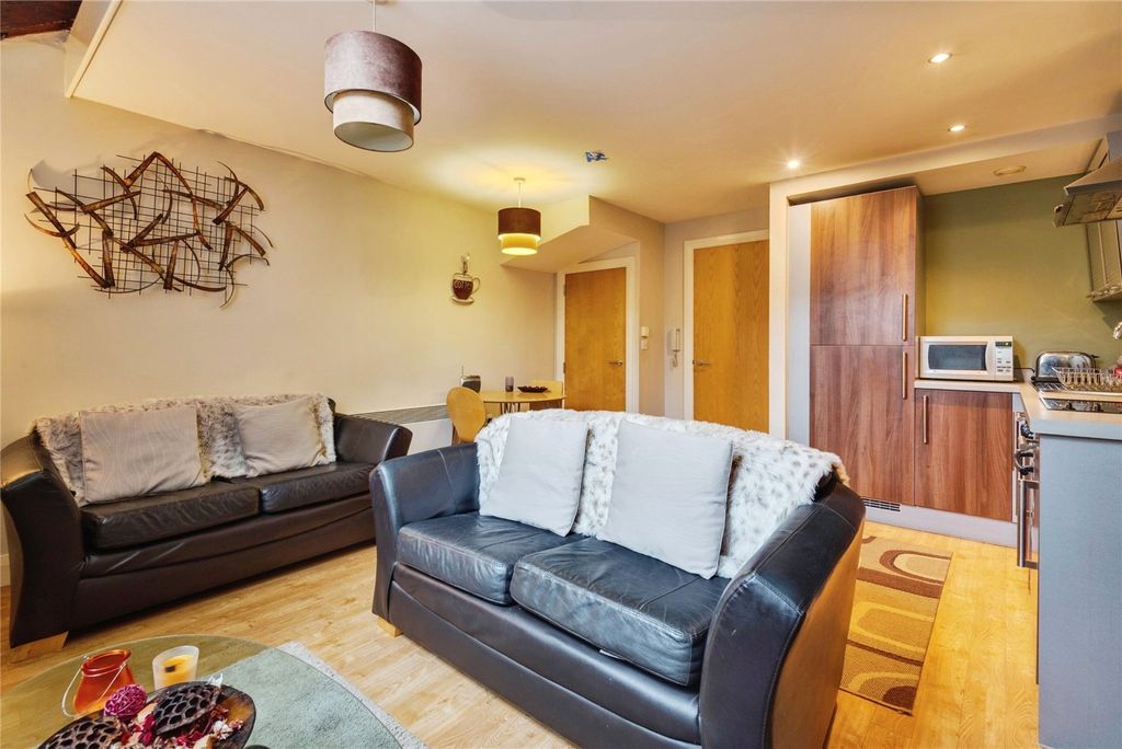 Property photo 2 of 17 Picture No. 40