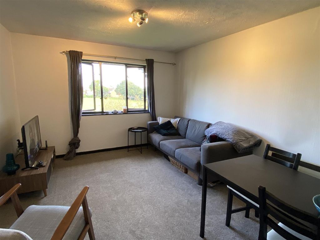 Property photo 2 of 7