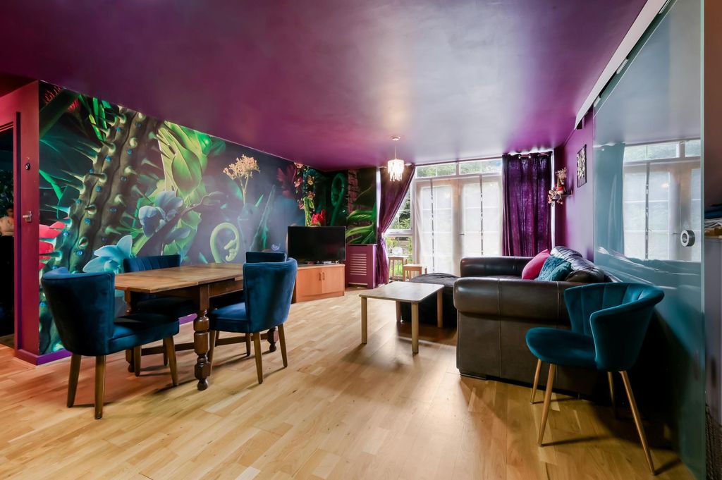 Property photo 2 of 12