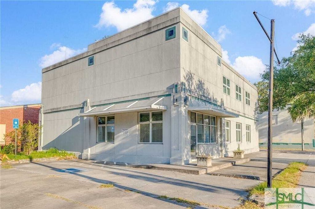 Property photo 1 of 31