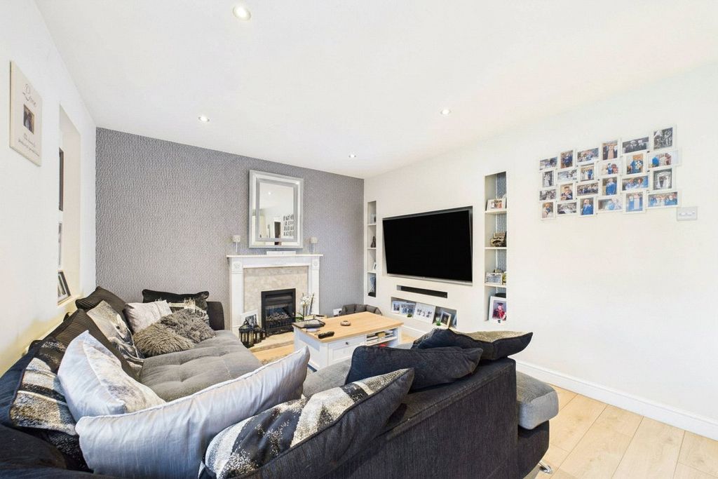 Property photo 2 of 15 Picture No. 22