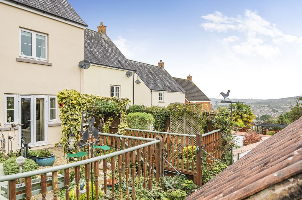 Property photo 2 of 24 Tiverton, Seddons