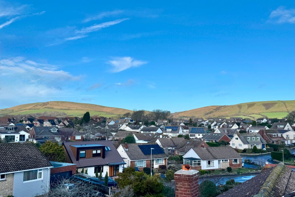 Property photo 3 of 19 Hill View