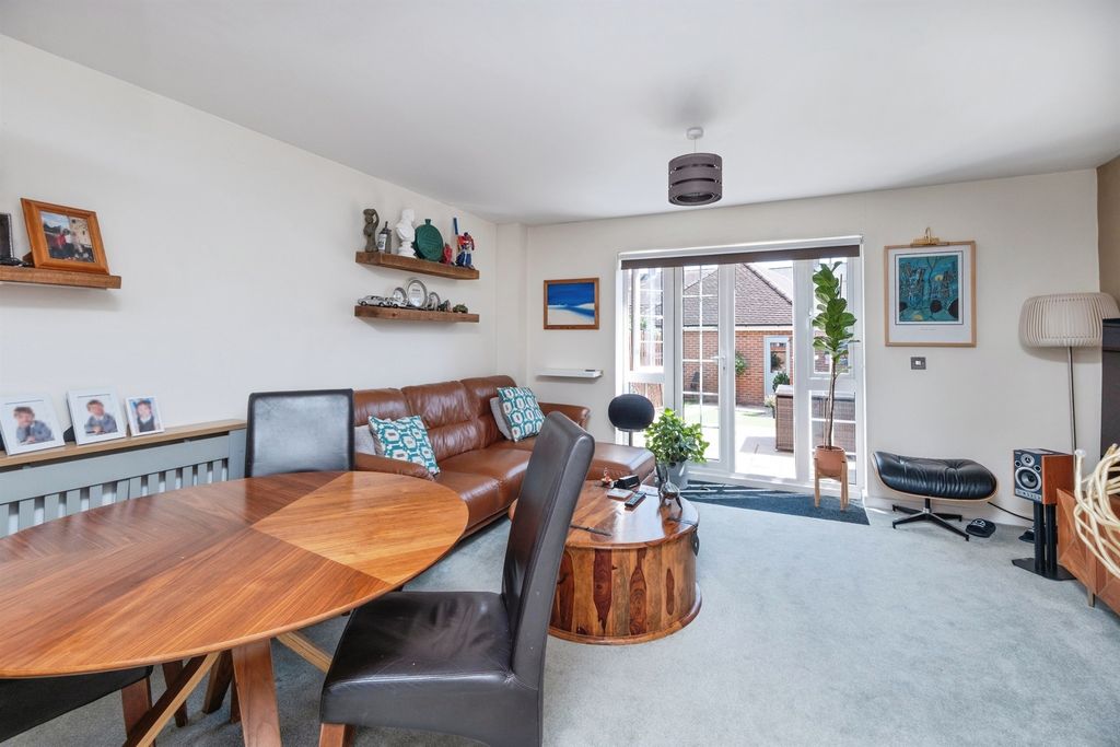 Property photo 2 of 19