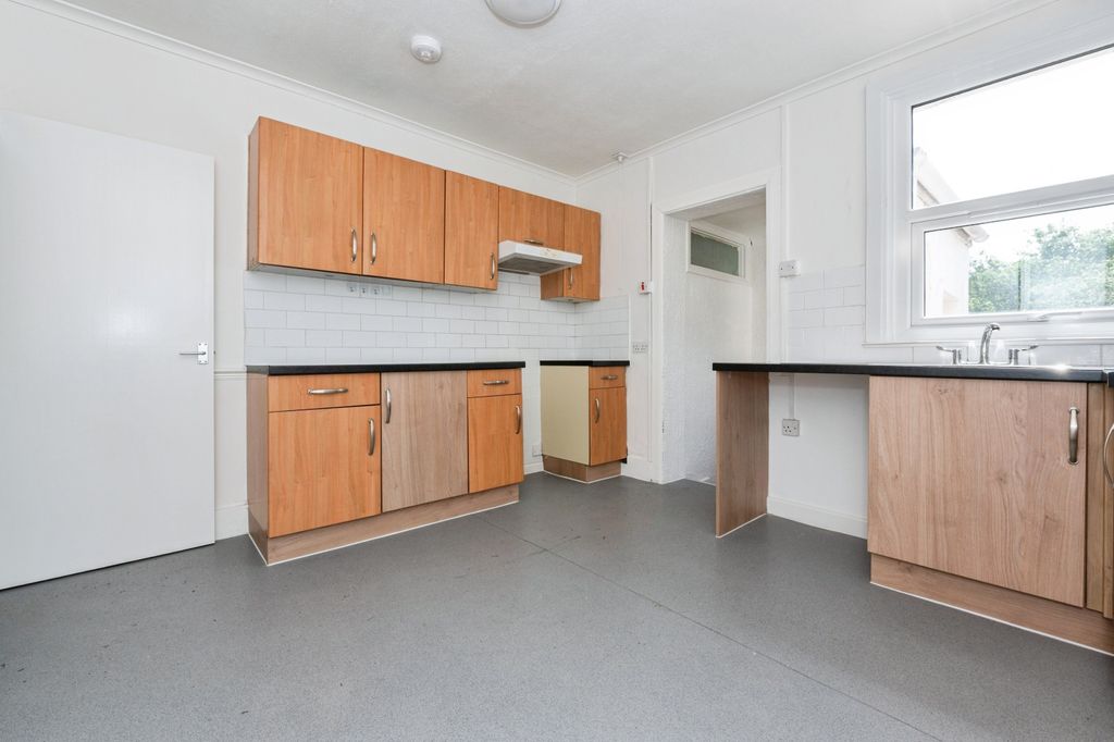 Property photo 3 of 20 Kitchen/Diner