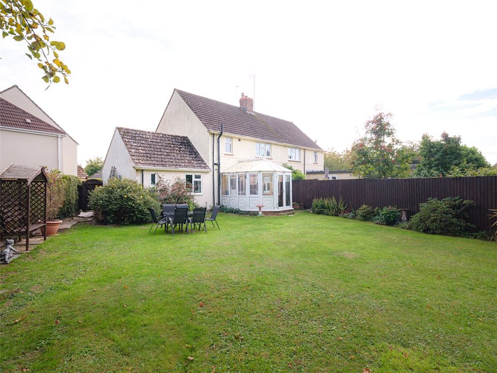 Property photo 2 of 12 Picture No. 11