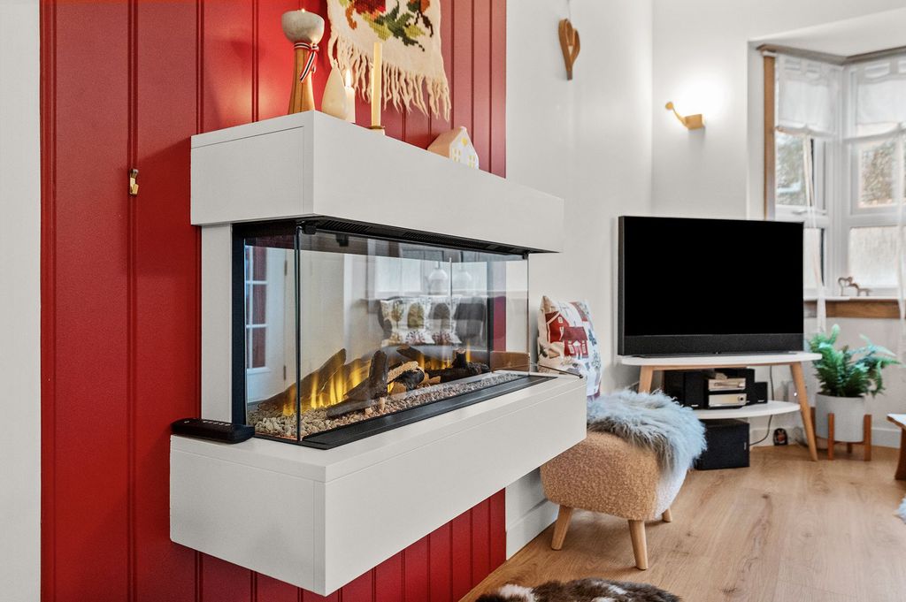 Property photo 3 of 18