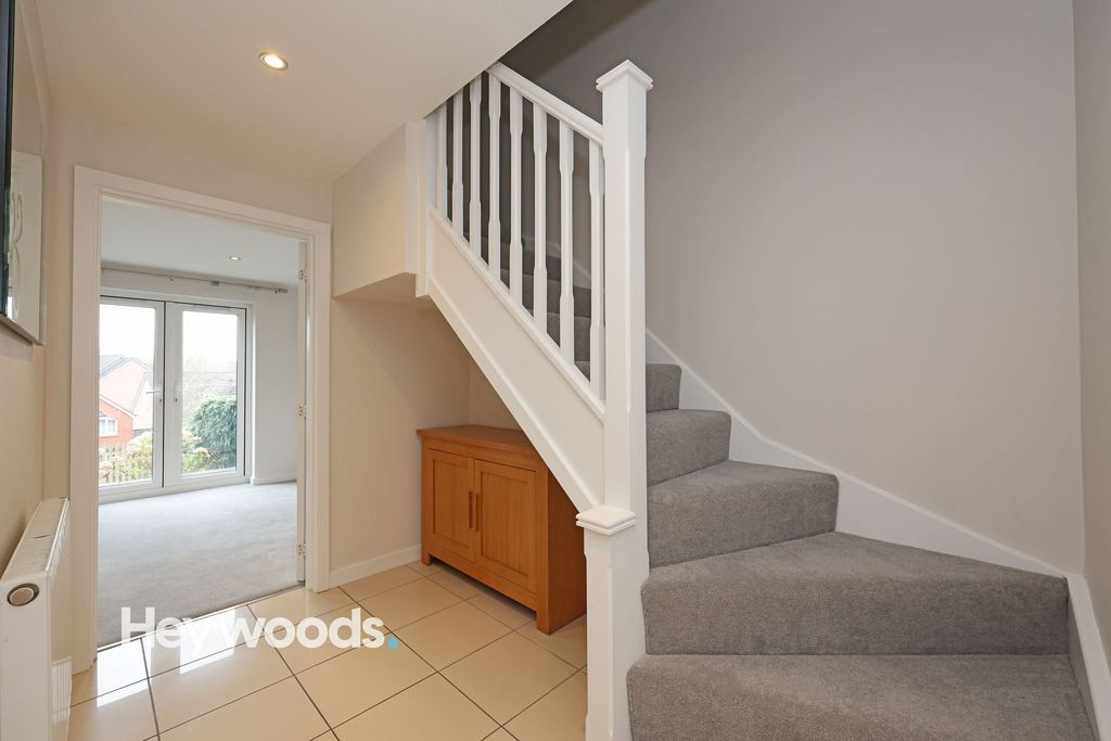 Property photo 2 of 40