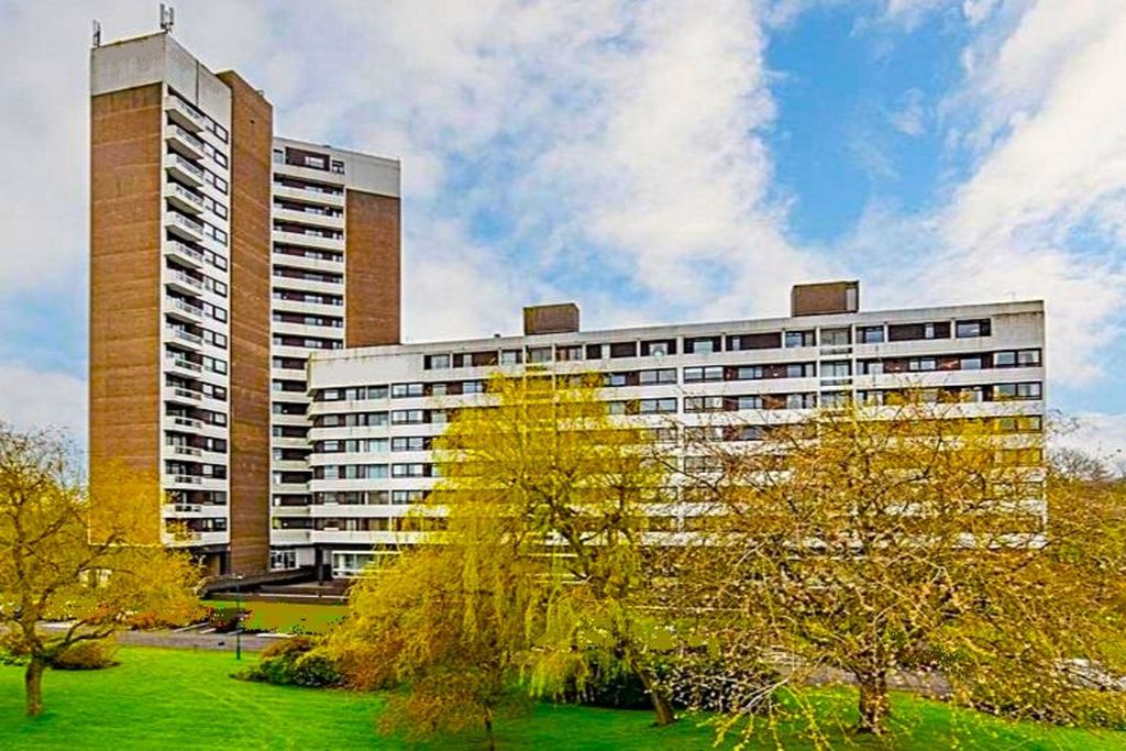 Property photo 1 of 33