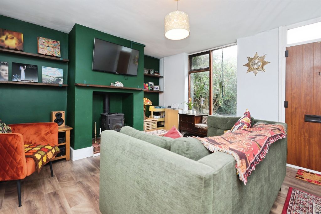 Property photo 2 of 25